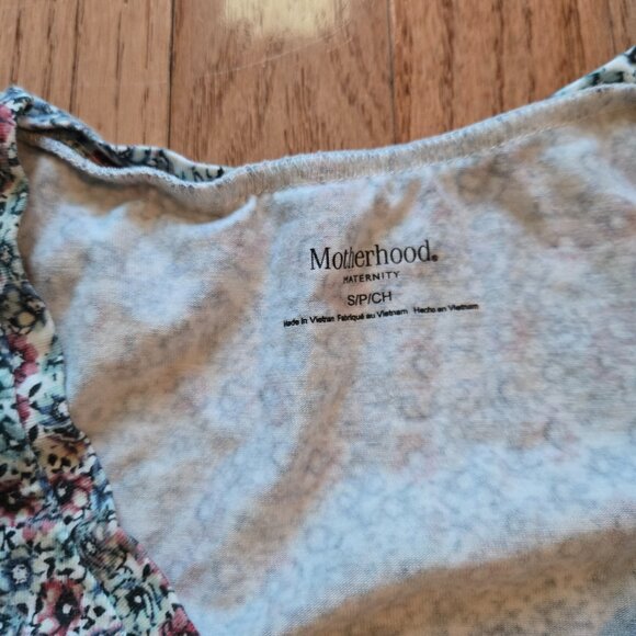 Womens Bundle of 3 Motherhood Maternity size small tops - Picture 8 of 9